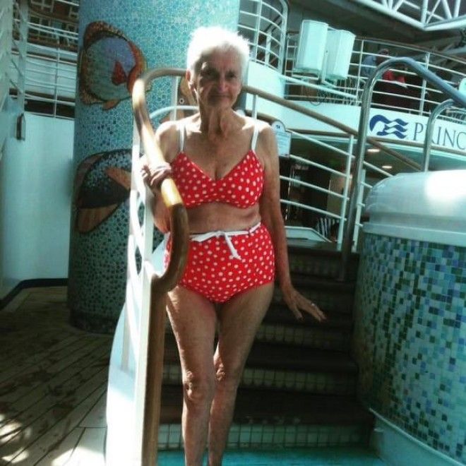 Фото 90летней женщины в бикини вдохновило весь мир