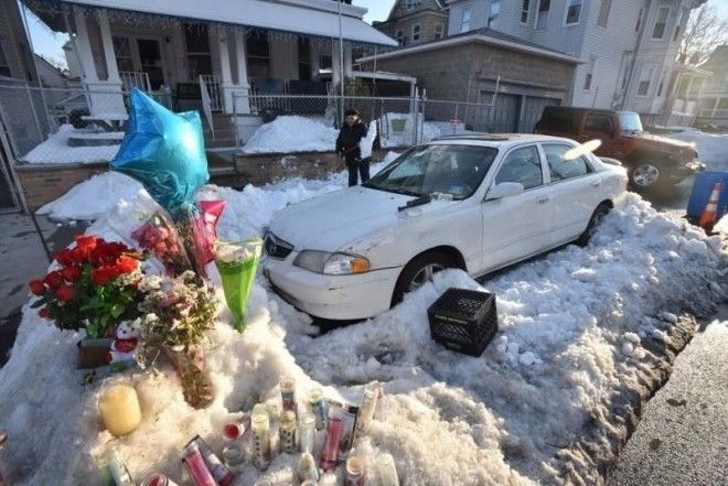 Мама и двое детей умерли в машине пока отец чистил снег