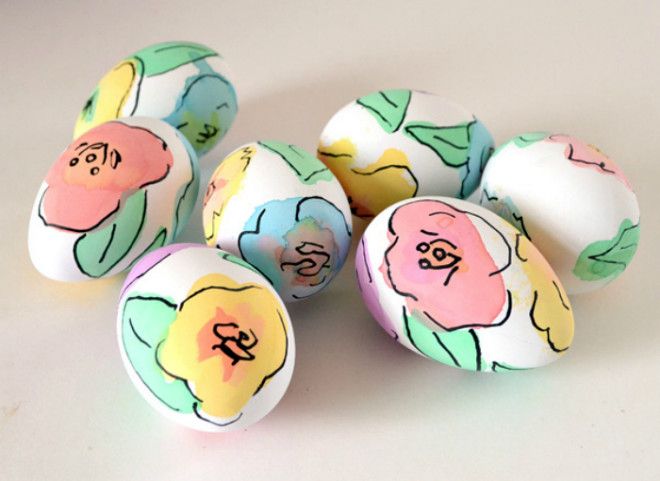 Пасхальные яйца украшенные цветами