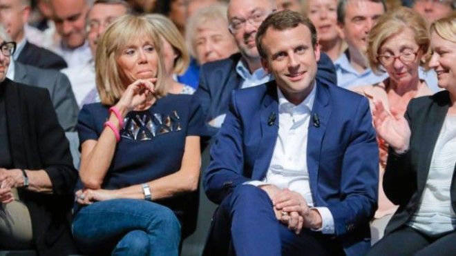 Пожилую Жену Президента Франции Эммануэля Макрона Публично Унизили