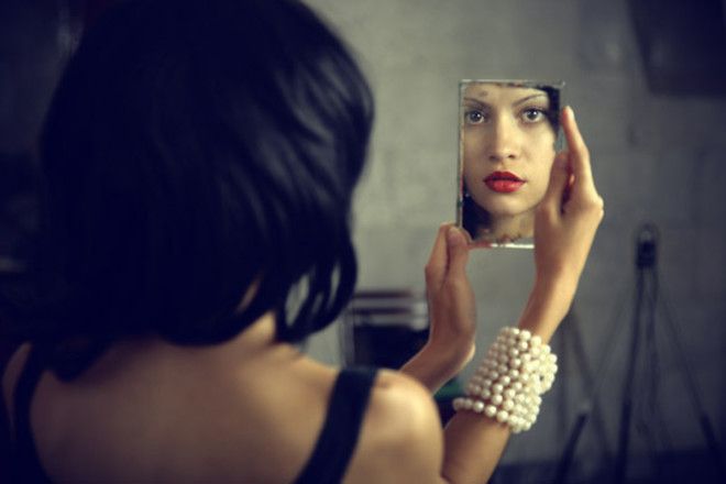 10 слов которые полезно говорить перед зеркалом
