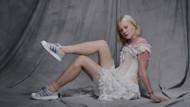 Арвида Бистрем Arvida Bystrm модель с волосатыми ногами Арвида Бистрем реклама