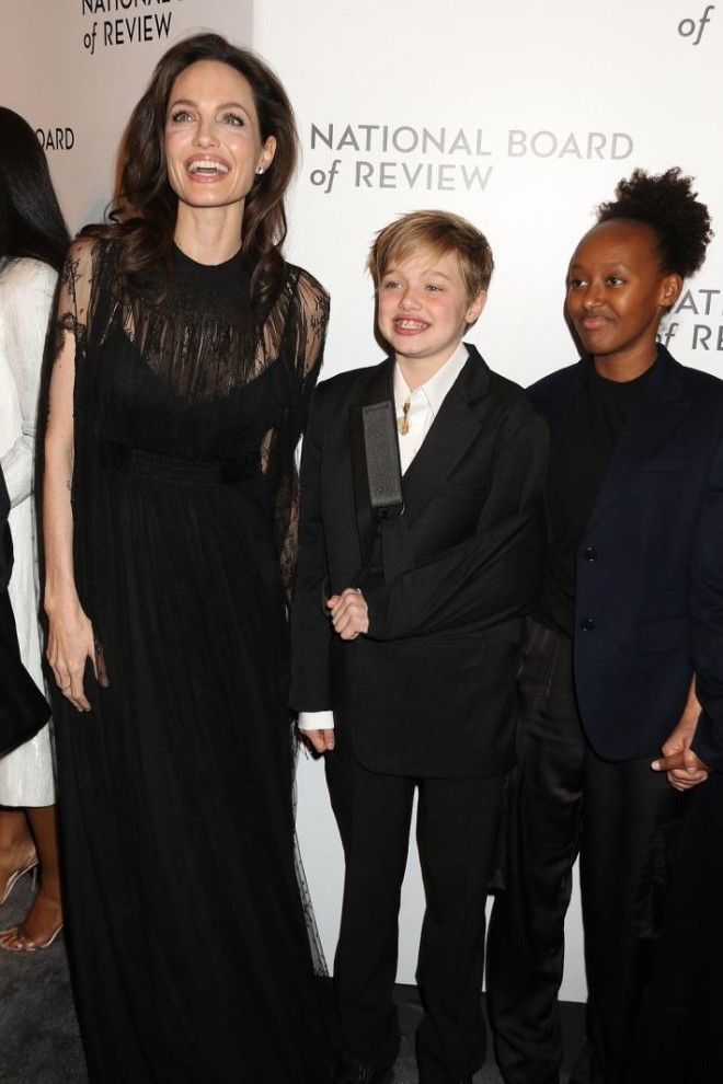 Ещё Одна Дочь Анджелины Джоли Начала Одеваться Как Мальчик