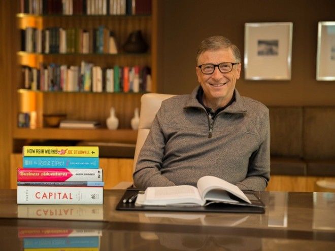 Не знаете, с чего начать? Билл Гейтс регулярно составляет «списки книг к прочтению», которые можно без труда найти в Сети.