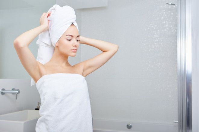 Как правильно принимать душ чтобы кожа была чистой а волосы сияющими
