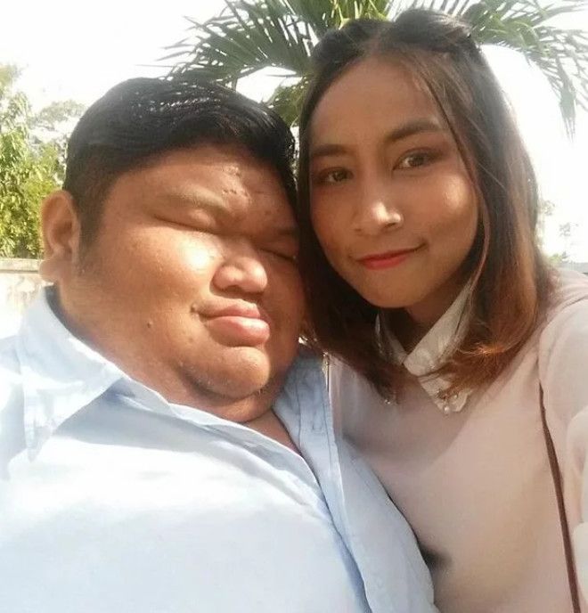 Любовь 120килограммового тайца и его девушки вызвала недоумение в Сети