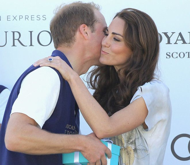Любовь и не только12 самых жарких поцелуев членов королевской семьи