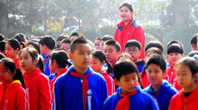 6классница из Китая имеет рост 208 сантиметров