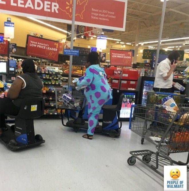 странные люди в американских супермаркетах, Walmart.