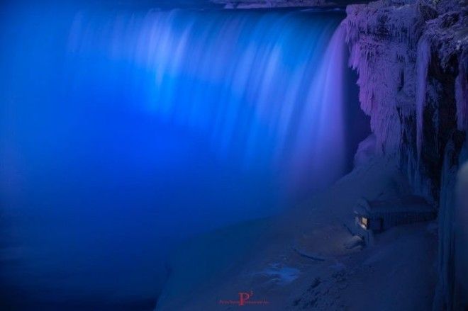 Впервые за сто лет Ниагарский водопад замерз изза аномальных холодов