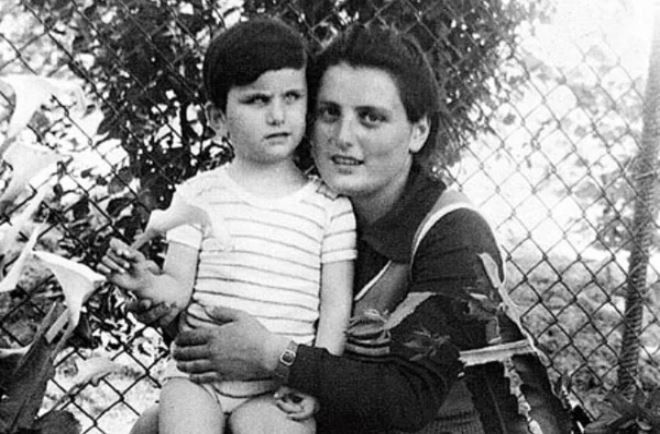Как в детстве выглядела певица Диана Гурцкая архивные фото
