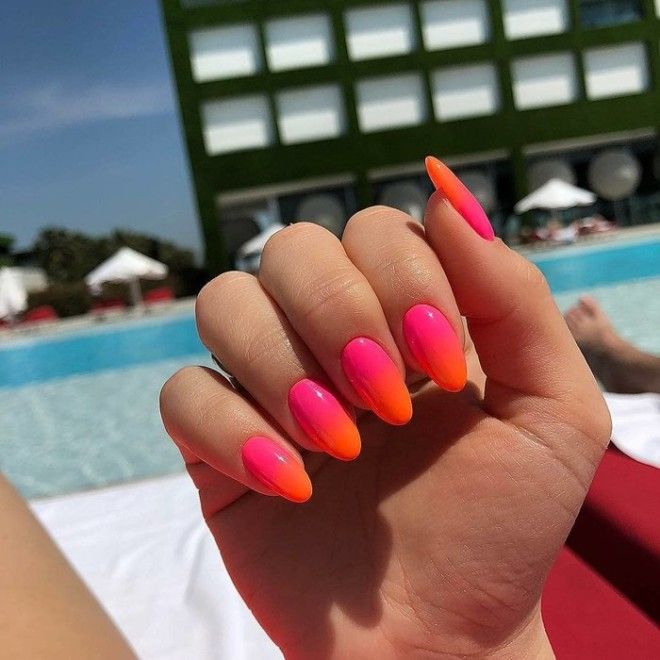 Неоновые ногти 30 идей модного летнего маникюра