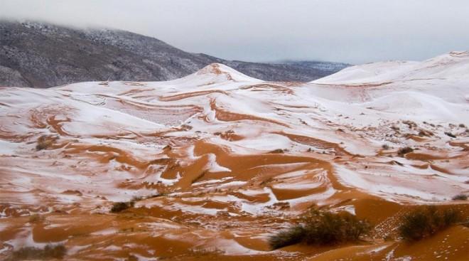 Невероятные фотографии заснеженной пустыни Сахара